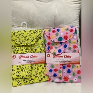 NWT MOON CAKE TECH CASE TRAVEL SET